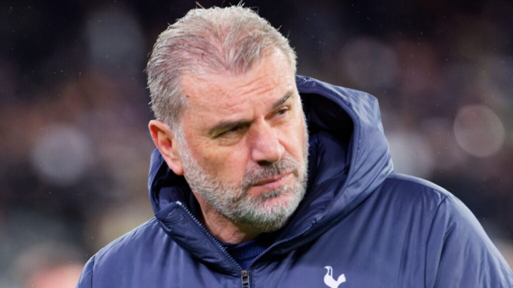 Manchester United vs Tottenham: Johnson goal gives Spurs lead after