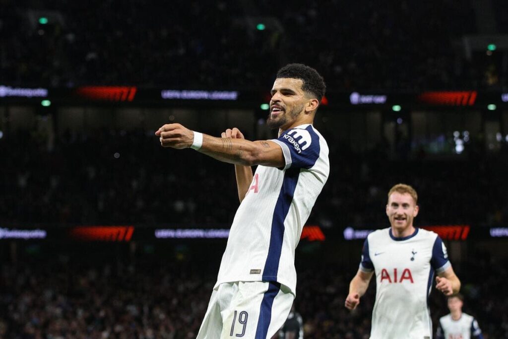 Tottenham 3-0 Qarabag: Ten-man hosts ease to opening Europa League