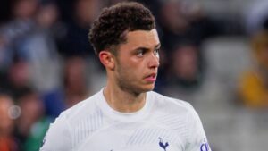 Spurs seal late comeback win over Coventry as Brighton beat