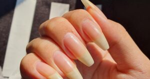 Here are 11 tips on how to grow long and fine nails