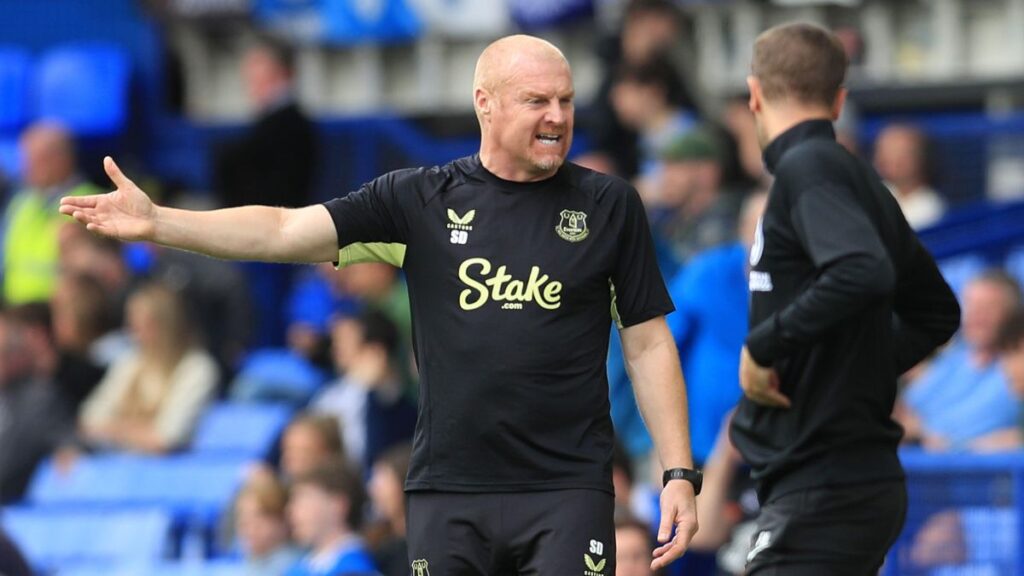 Everton: Dyche not concerned by fan backlash as Toffees chase