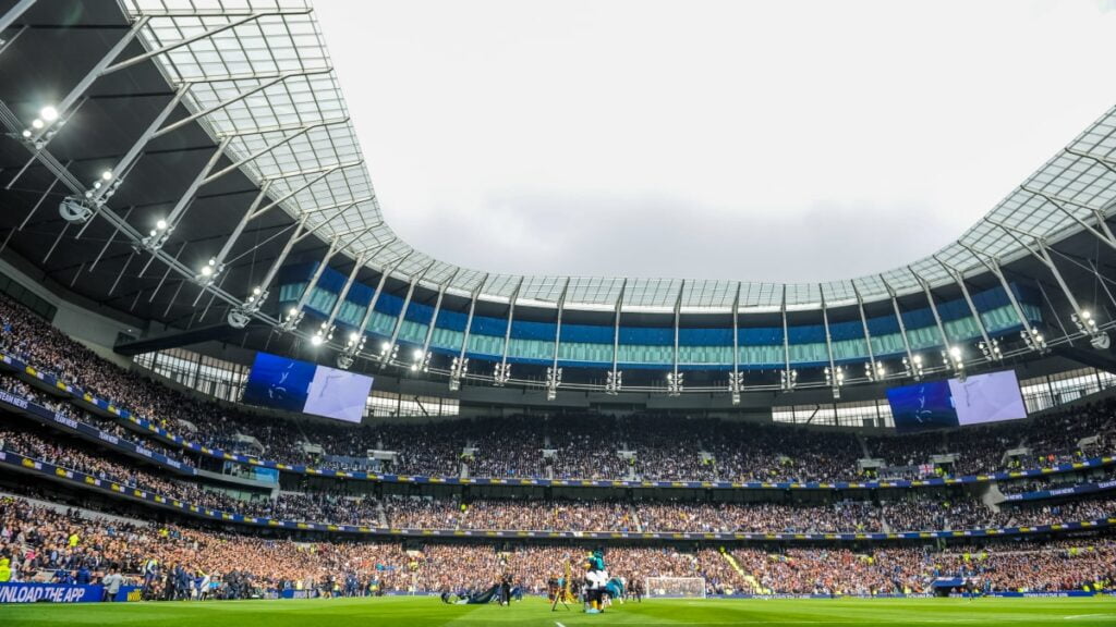 Tottenham vs Arsenal: Timber 'very lucky' to stay on as